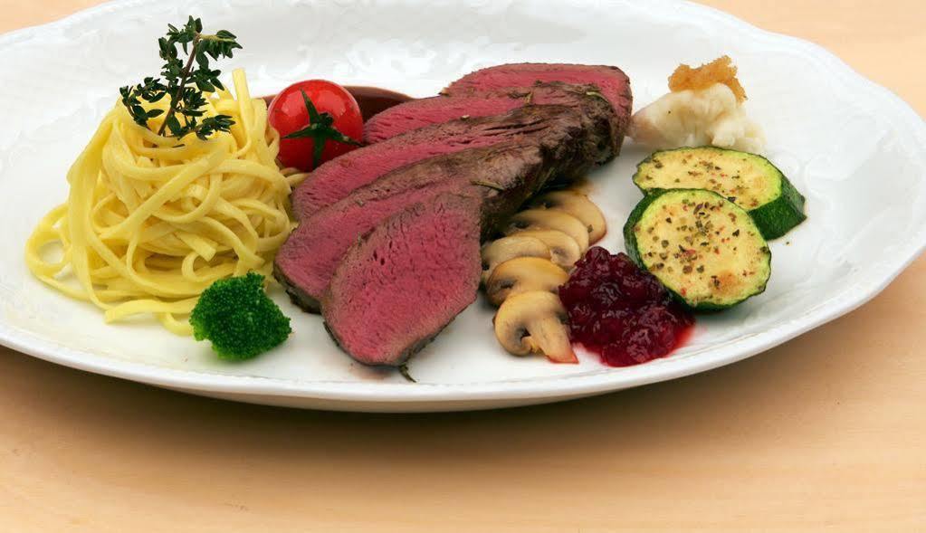 Restaurant & Hotel Engelkeller Memmingen Dış mekan fotoğraf